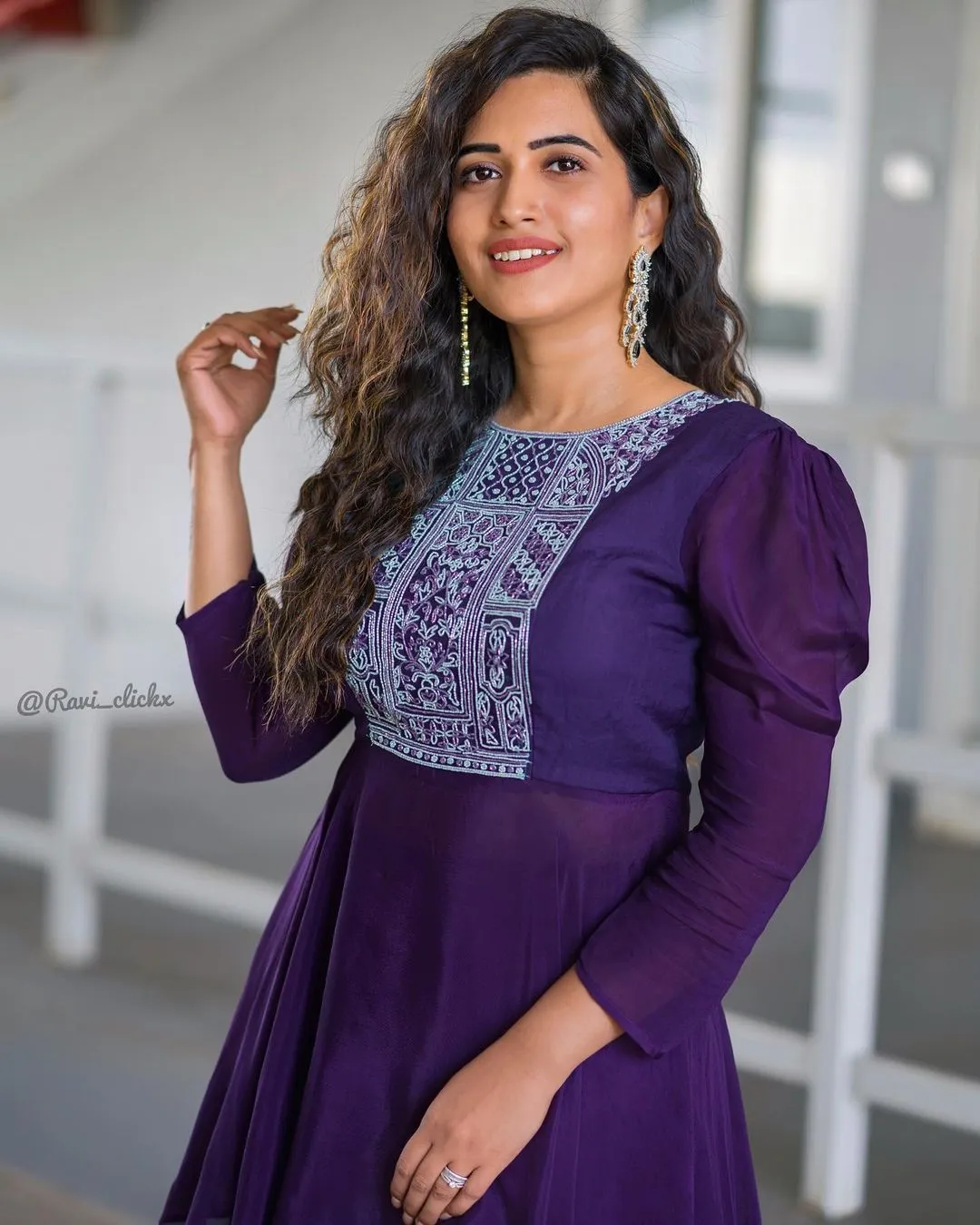 TELUGU TV ACTRESS SRAVANTHI CHOKARAPU PHOTOSHOOT IN VIOLET DRESS 4